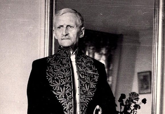 Jacques Bacot wearing the green uniform of the French Academy. Paris, c. 1947. Jacques Bacot photographic collection. © Private collection of Olivier de Bernon