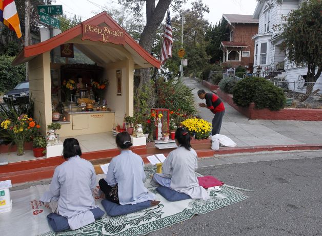 Buddha Image Brings Peace To Oakland | Buddhistdoor